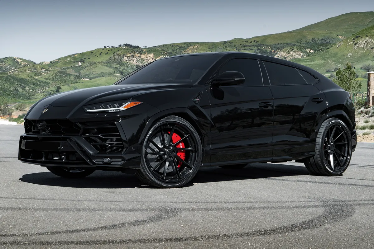 Lamborghini Urus on Forgiato Tec 3.10 wheels
