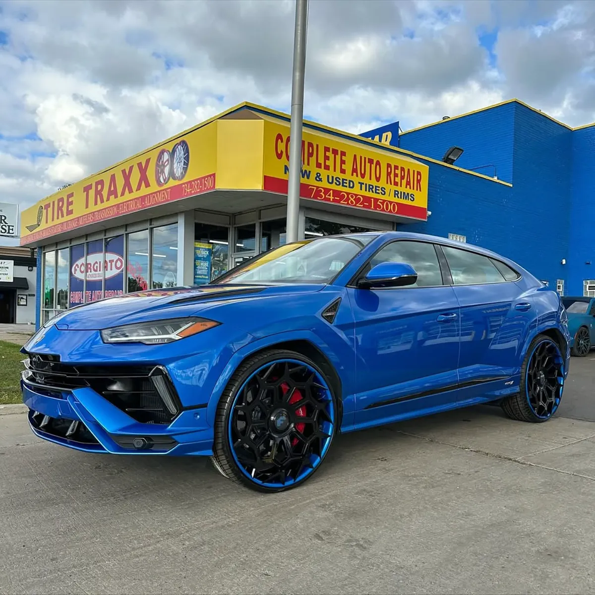 Lamborghini Urus on Forgiato Teos-ECL wheels