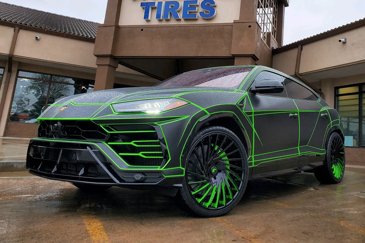 Lamborghini Urus on Forgiato Ventoso-ECL wheels