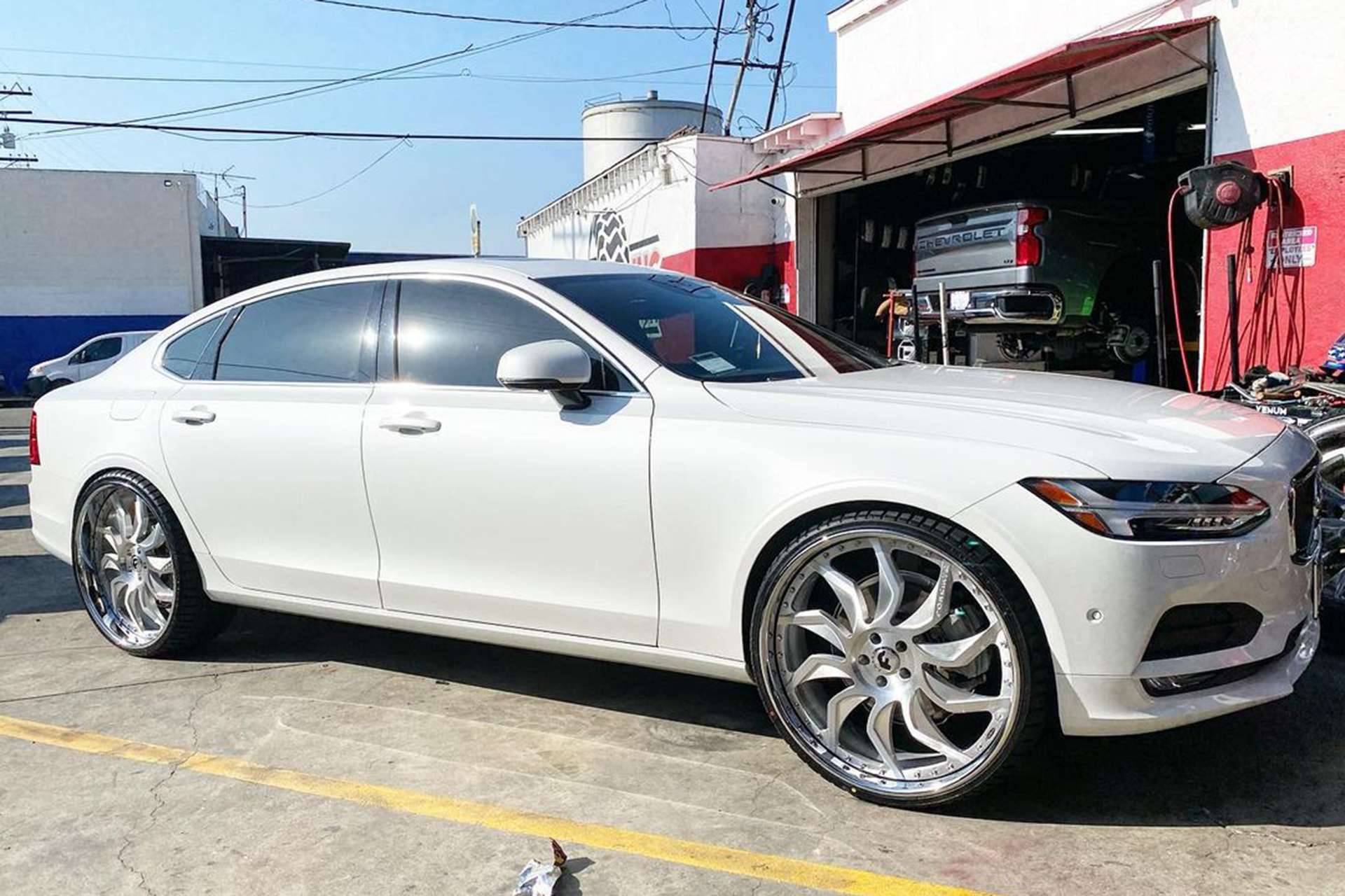 Volvo S90 on Villaggi-ECL