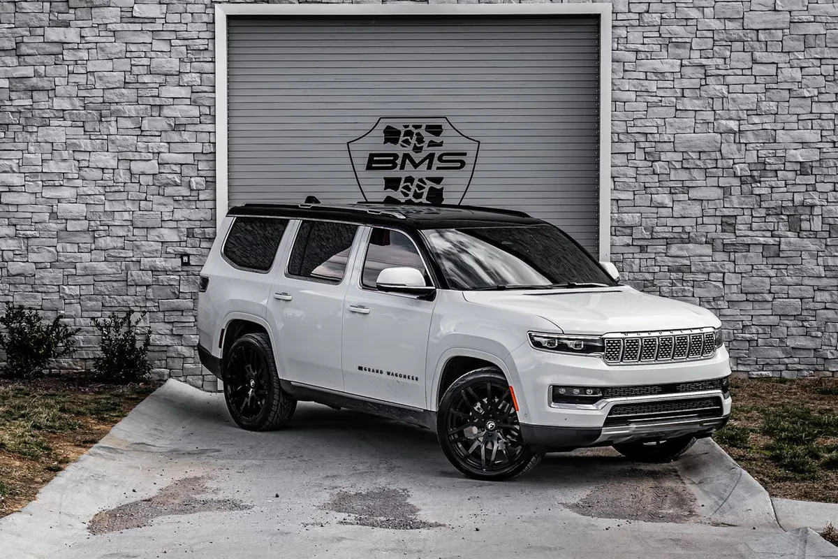 Jeep Wagoneer on Forgiato Maglia-M wheels