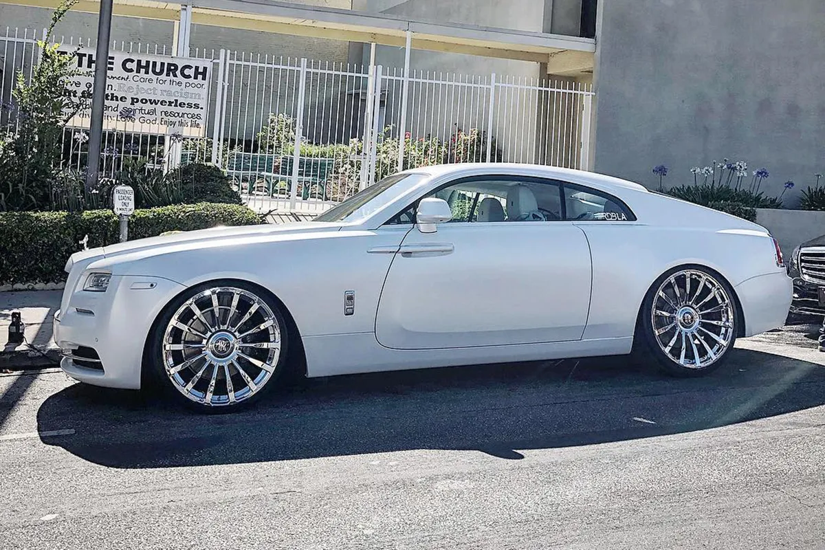 Rolls-Royce Wraith on Forgiato Piatto-M wheels