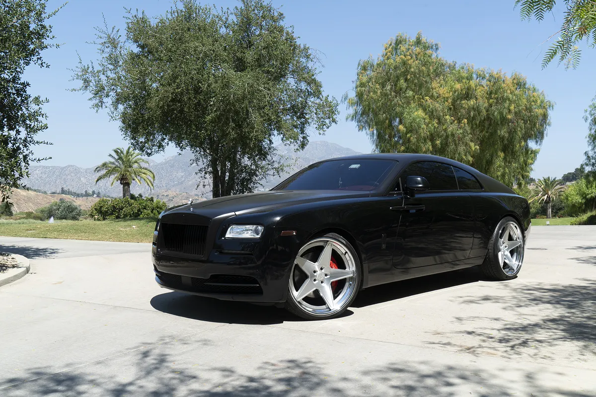 Rolls-Royce Wraith on Forgiato Tec 3.2 wheels