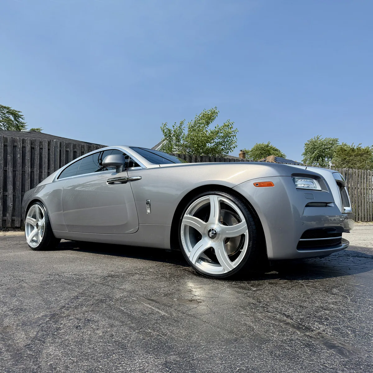 Rolls-Royce Wraith on Forgiato Xkw wheels