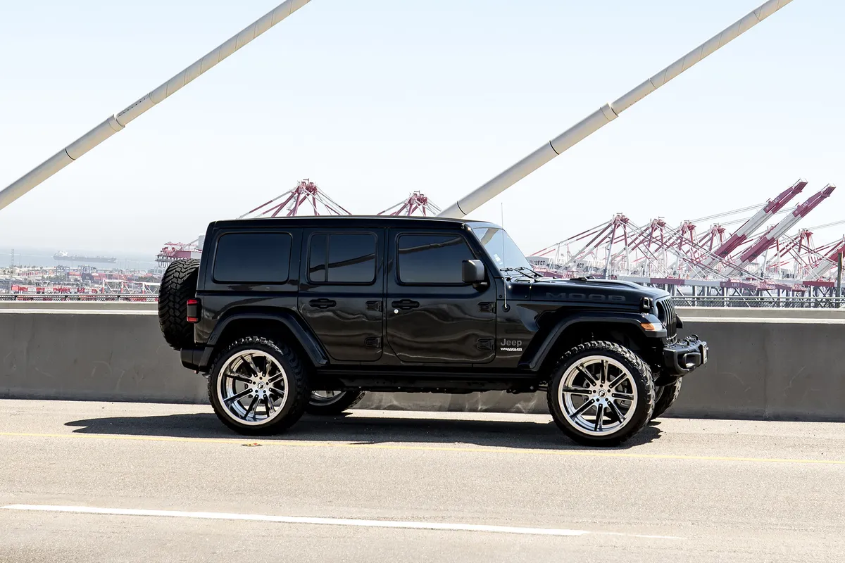 Jeep Wrangler on Forgiato Gambe-1 wheels