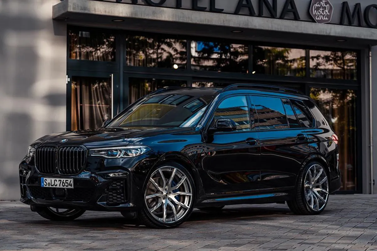 BMW X7 on Forgiato Formato-ECL wheels