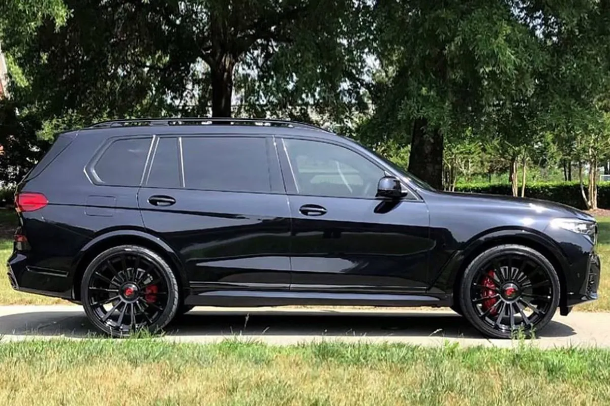 BMW X7 on Forgiato Piatto-M wheels