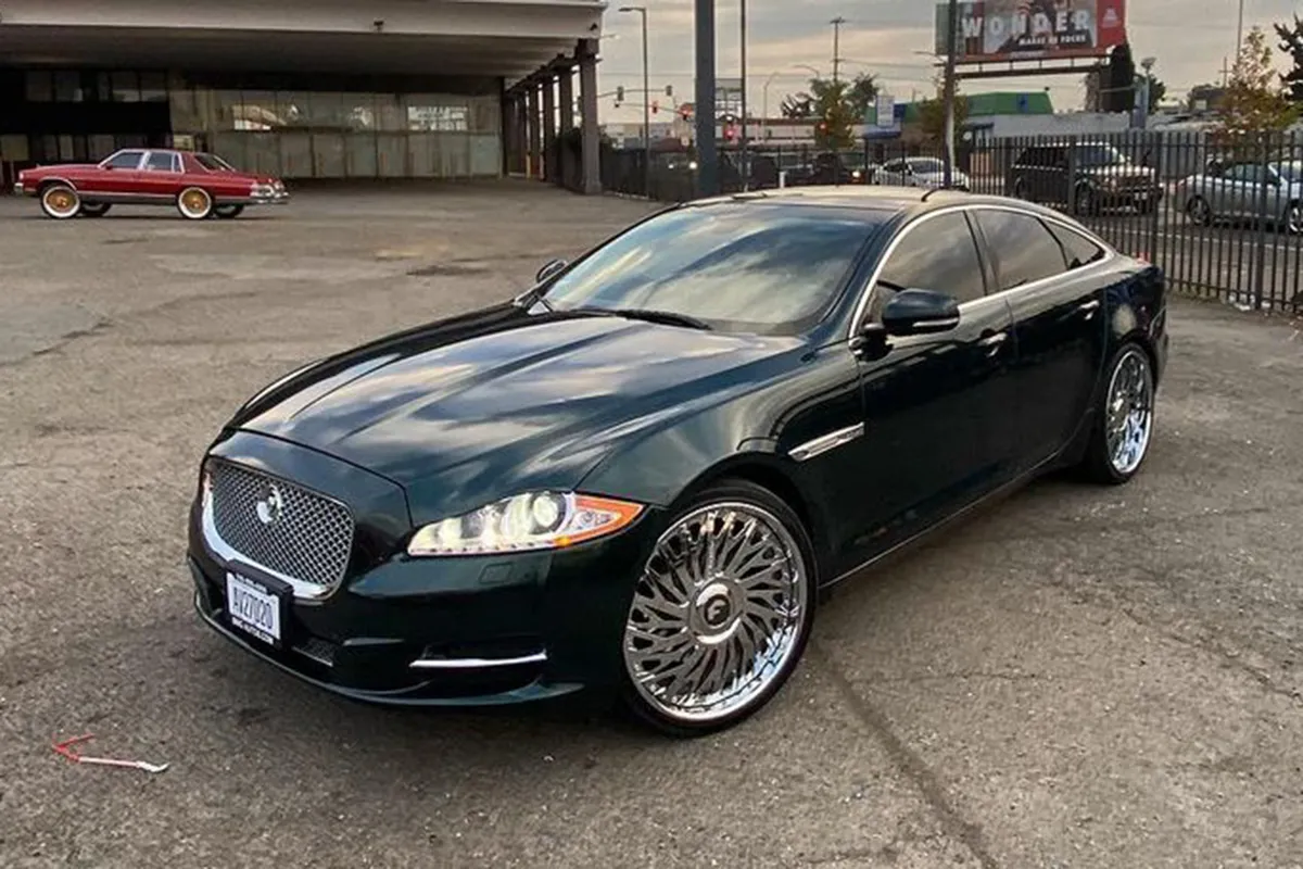 Jaguar Xj on Forgiato Biaforca wheels