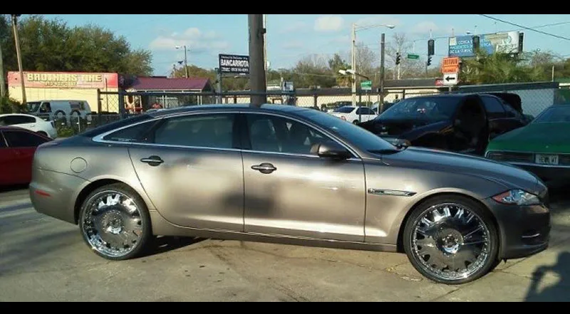 Jaguar Xj on Forgiato Enzo-L wheels