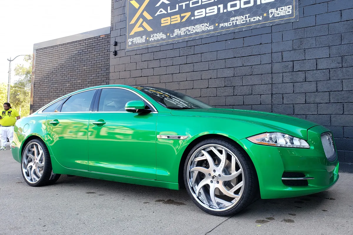 Jaguar Xj on Forgiato Girare wheels