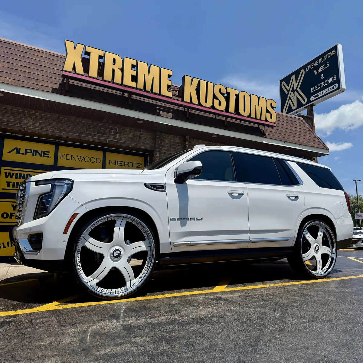 GMC Yukon on Forgiato Belice Xkw wheels