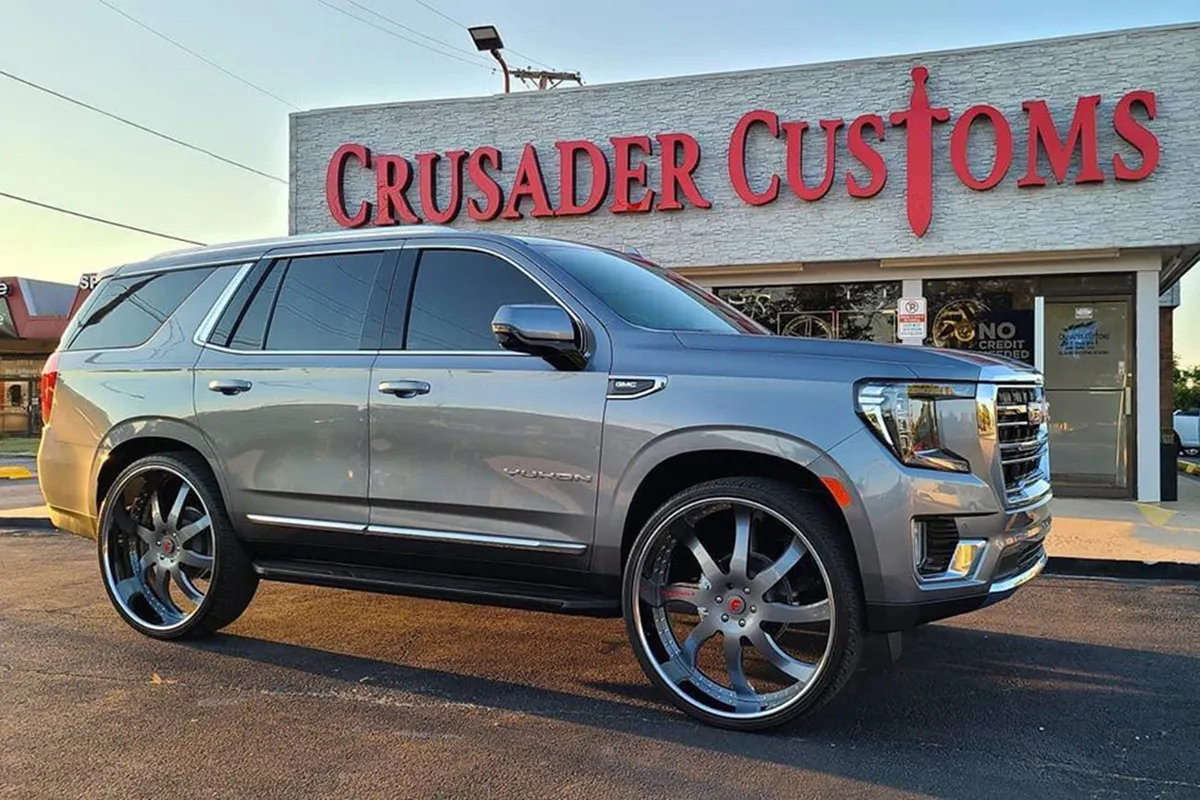 GMC Yukon on Forgiato Quattresimo wheels