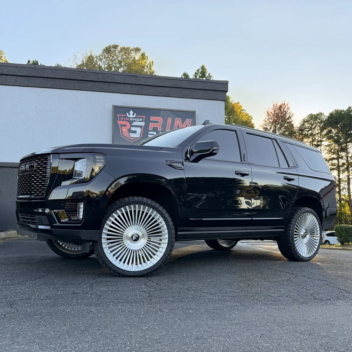 GMC Yukon on Forgiato Trimestre-M wheels